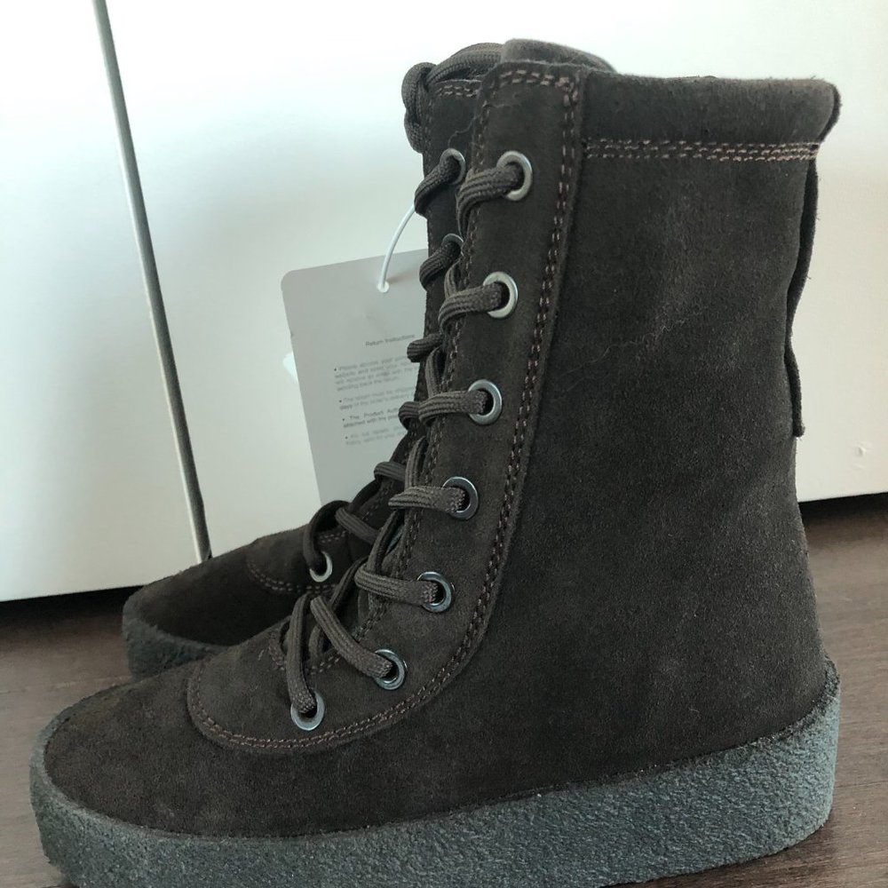 Shoes - Picture 2 of 5